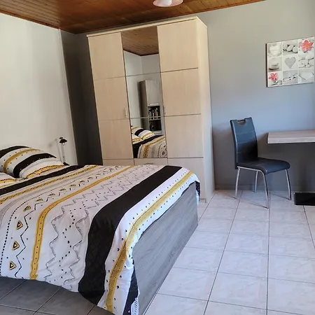Centfontaines Apartment