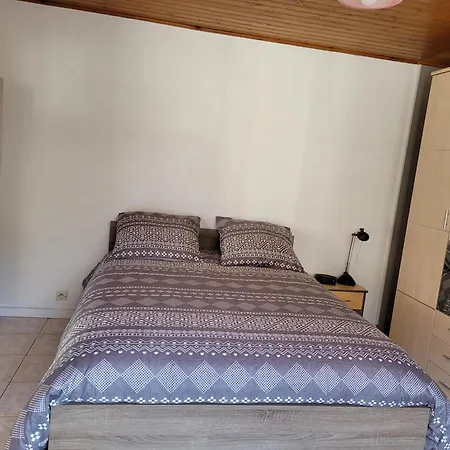 Centfontaines Apartment